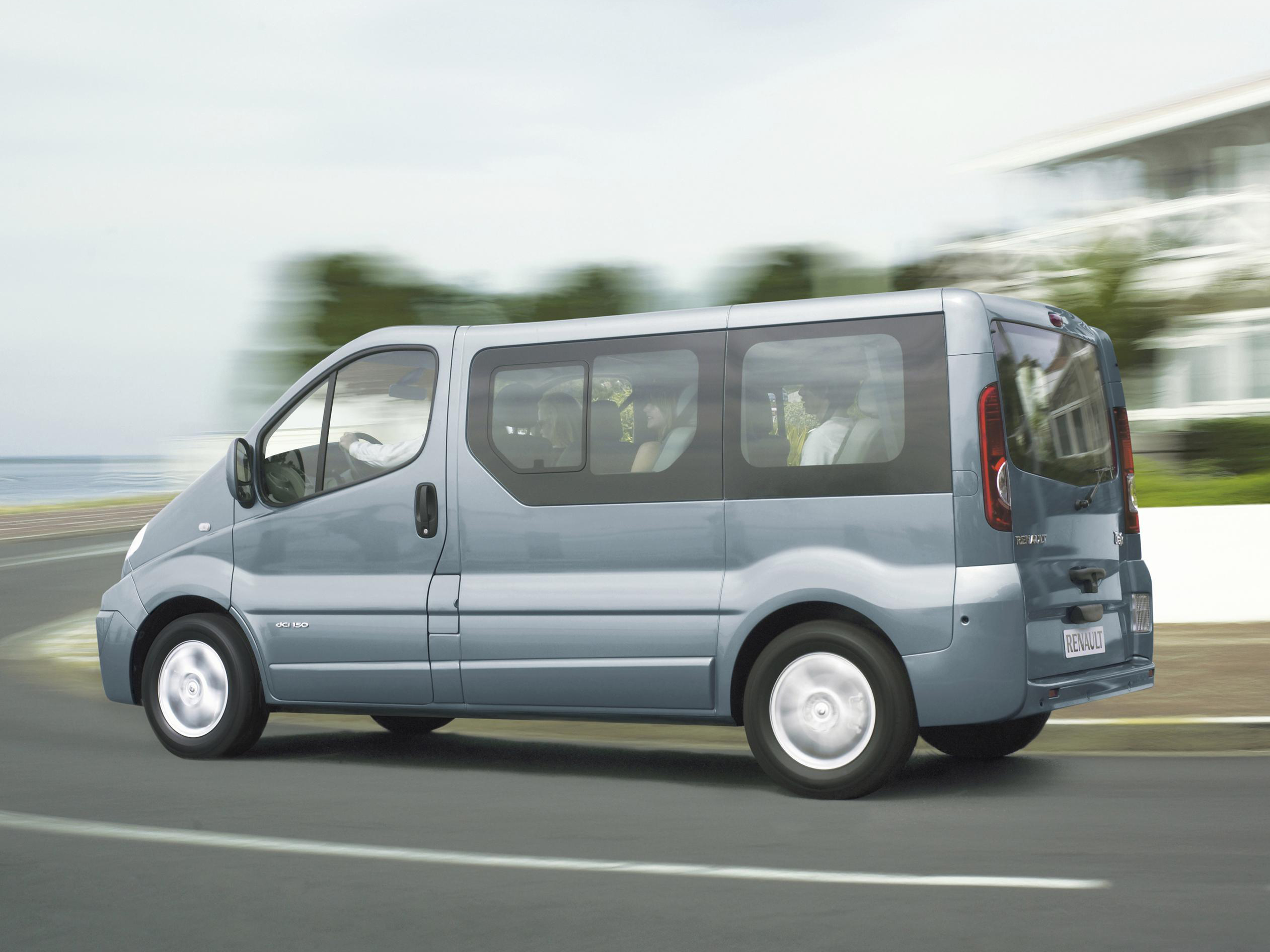 Фото renault trafic